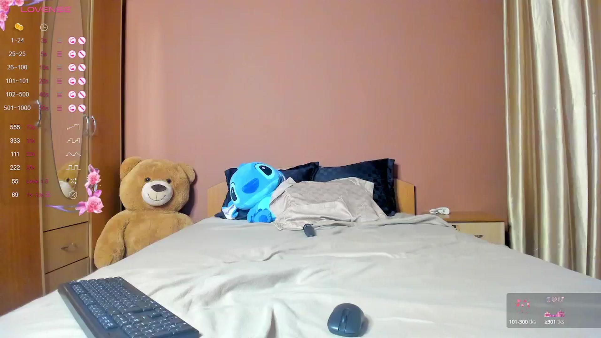 Gallery image thumbnail from LunaBlossom's myfreecams stream on, 12/04/2024, 06:45 image 11 of 20