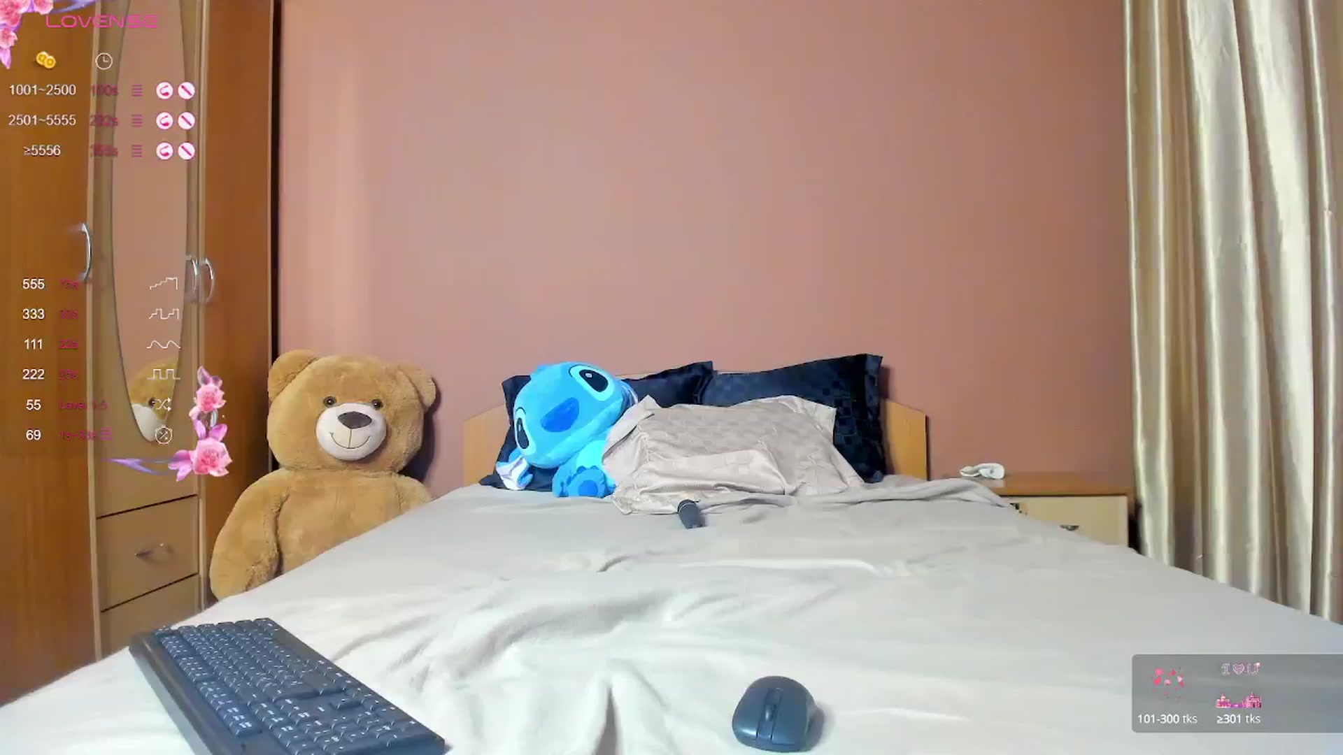 Gallery image thumbnail from LunaBlossom's myfreecams stream on, 12/04/2024, 06:45 image 13 of 20