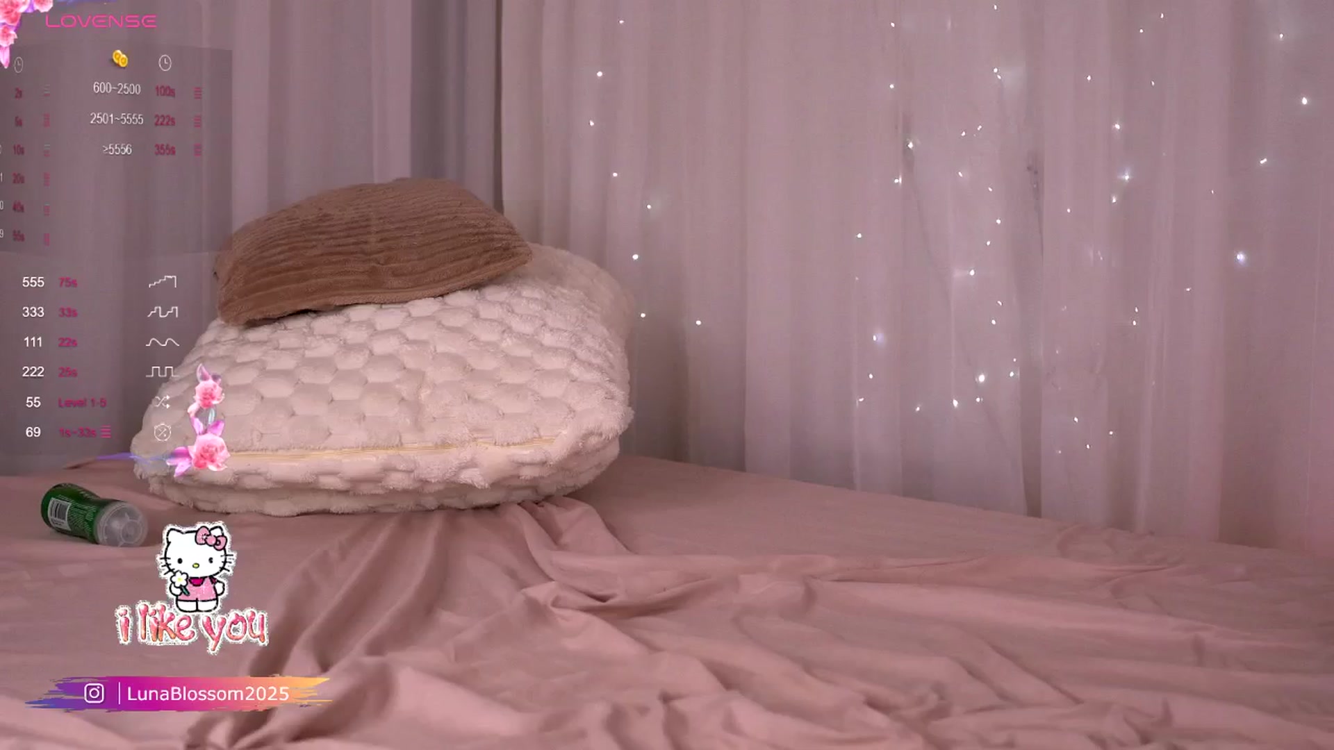 Gallery image thumbnail from LunaBlossom's myfreecams stream on, 05/19/2025, 03:08 image 16 of 20