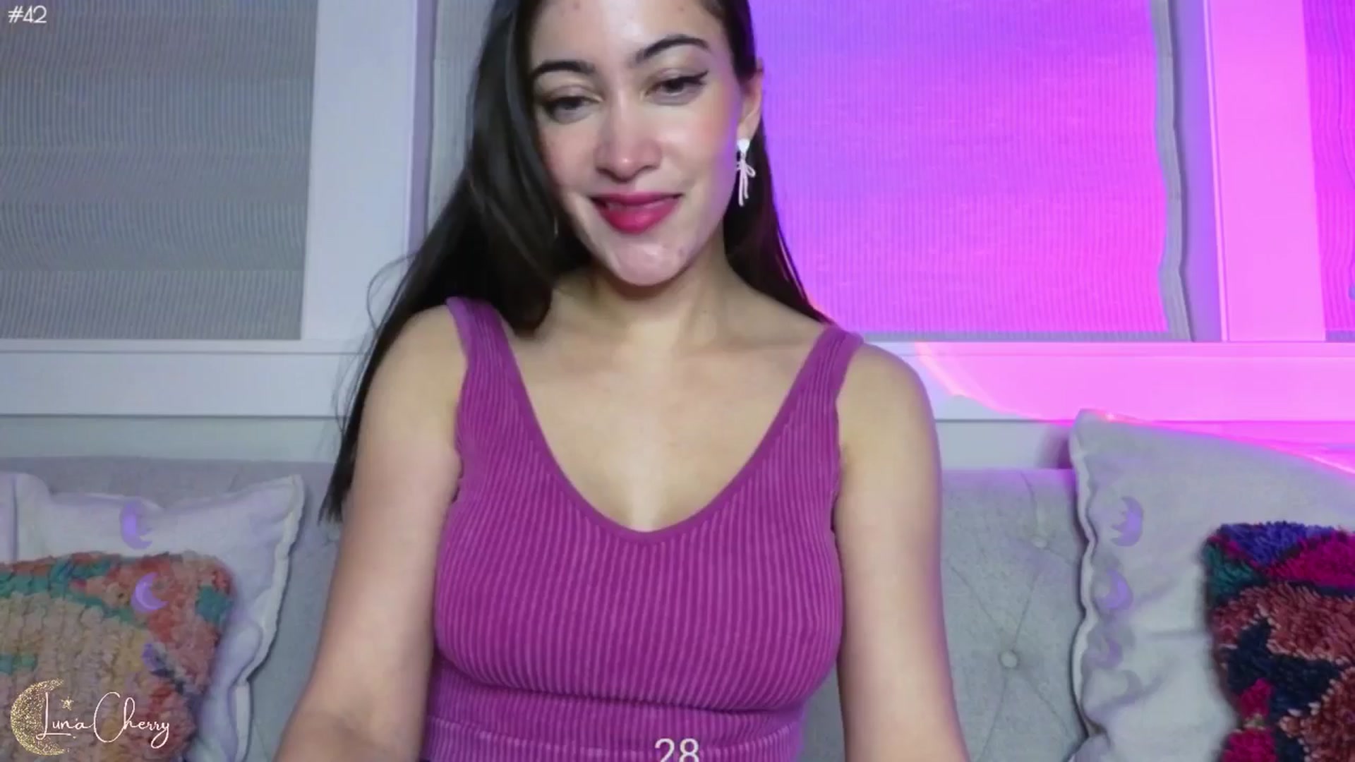 Gallery image thumbnail from LunaCherry's myfreecams stream on, 06/14/2024, 04:49 image 3 of 20