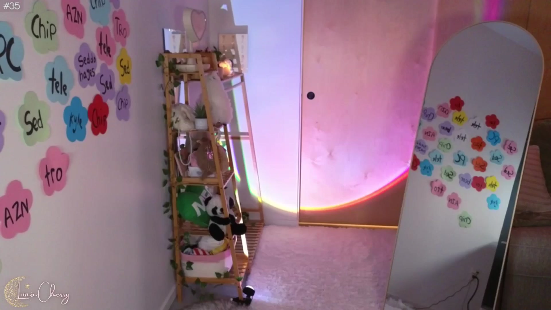 Gallery image thumbnail from LunaCherry's myfreecams stream on, 06/19/2024, 07:07 image 13 of 20