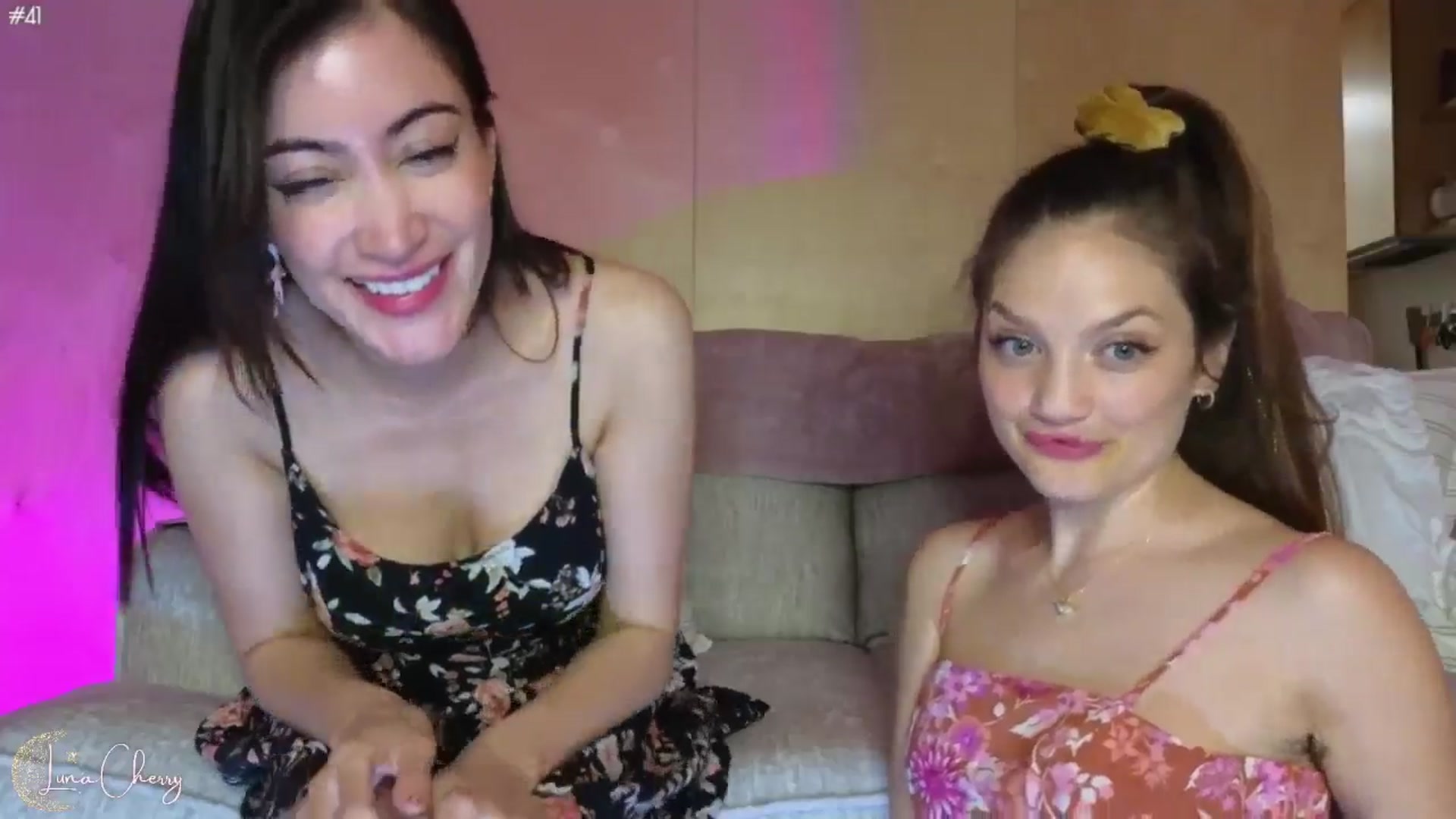 Gallery image thumbnail from LunaCherry's myfreecams stream on, 06/20/2024, 08:06 image 10 of 20
