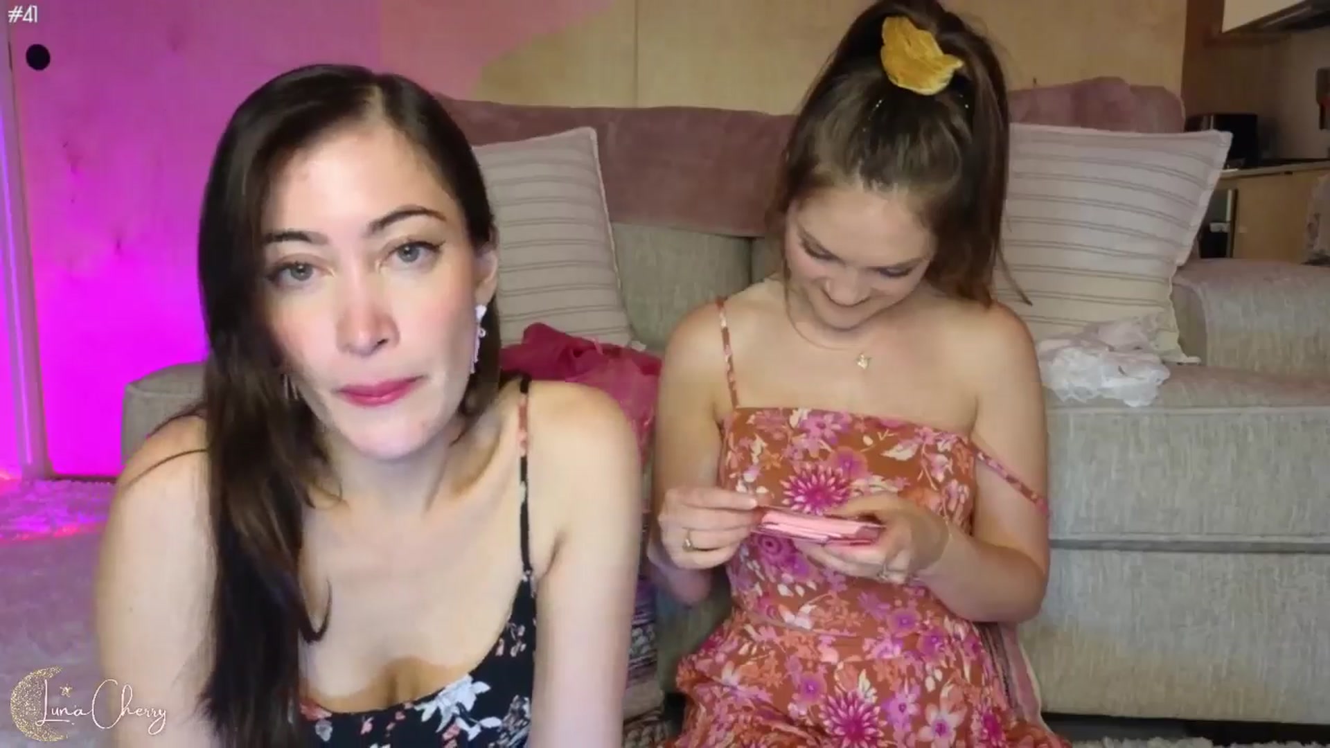 Gallery image thumbnail from LunaCherry's myfreecams stream on, 06/20/2024, 08:06 image 8 of 20