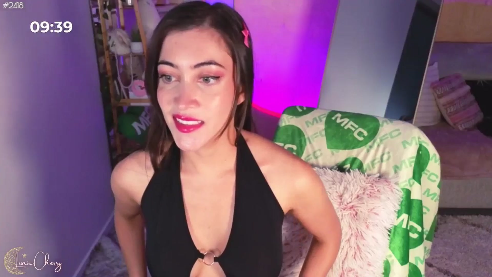 Gallery image thumbnail from LunaCherry's myfreecams stream on, 07/17/2024, 04:42 image 14 of 20