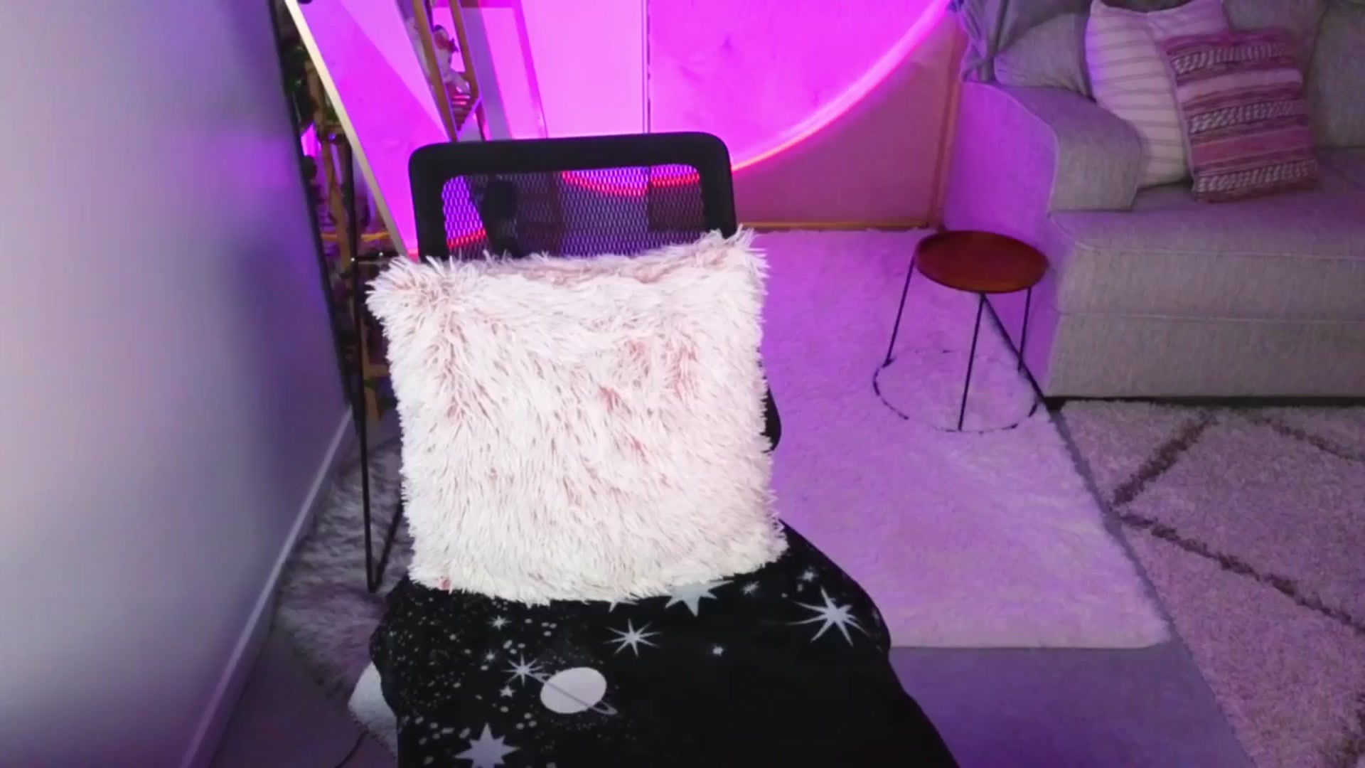 Gallery image thumbnail from LunaCherry's myfreecams stream on, 08/09/2024, 05:26 image 3 of 20