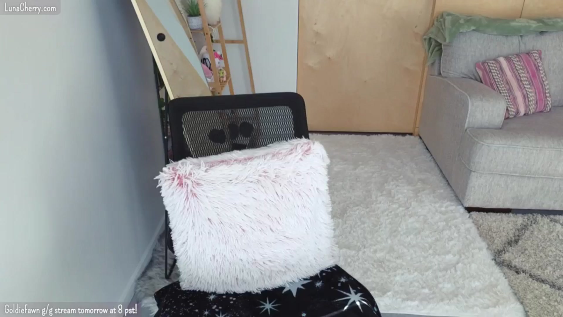 Gallery image thumbnail from LunaCherry's myfreecams stream on, 08/15/2024, 01:08 image 2 of 20