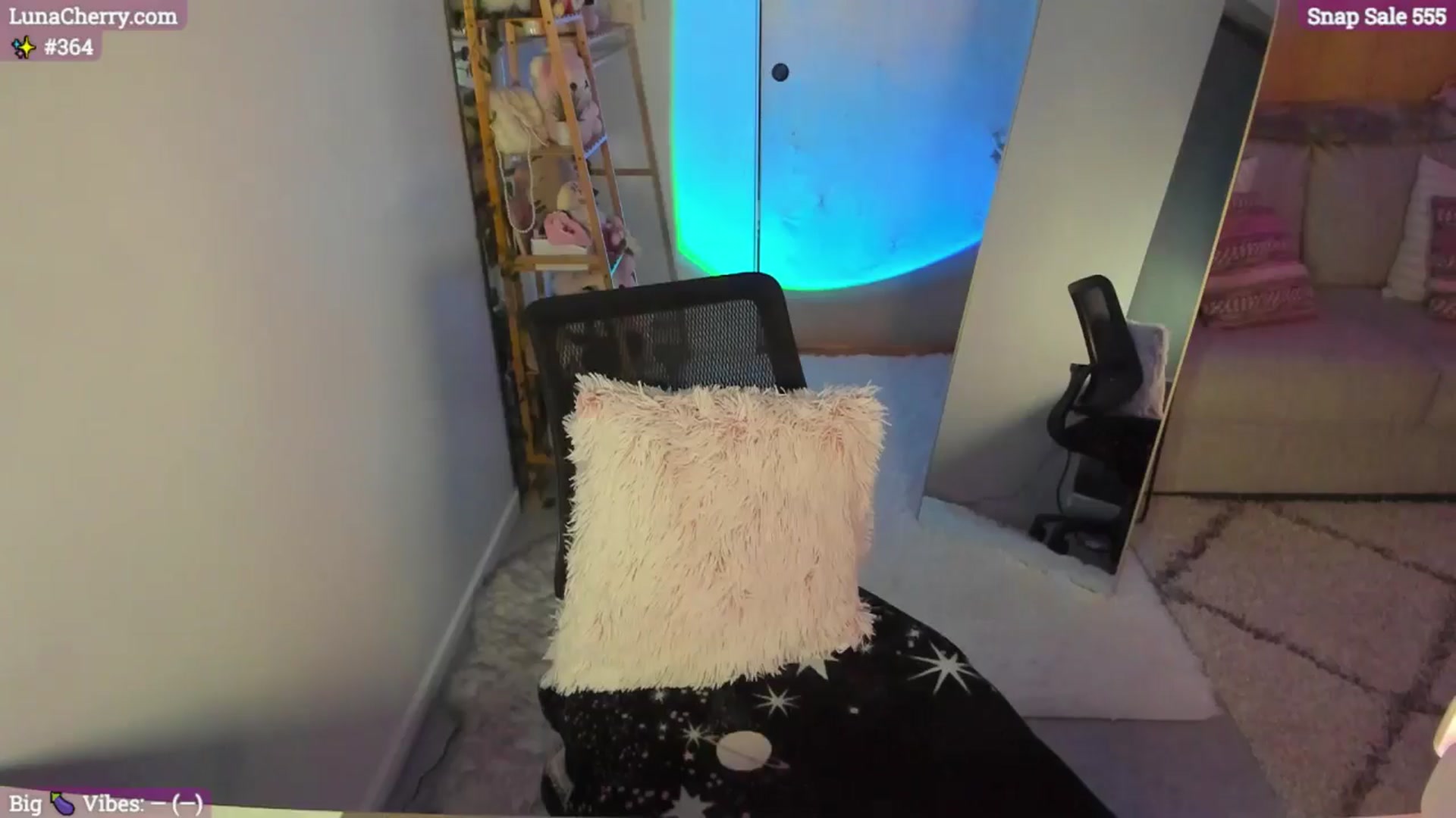 Gallery image thumbnail from LunaCherry's myfreecams stream on, 08/24/2024, 03:19 image 19 of 20