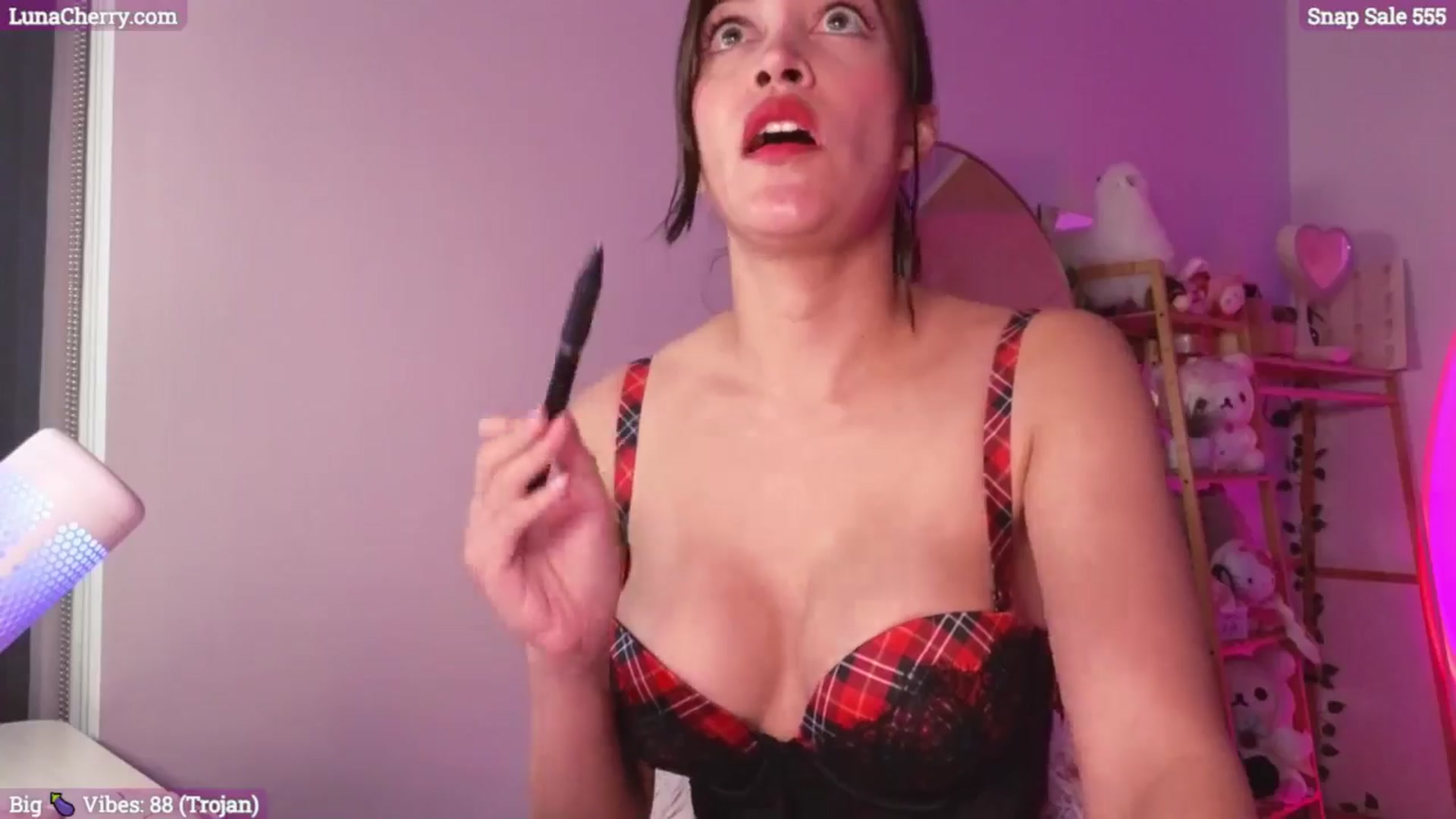 Gallery image thumbnail from LunaCherry's myfreecams stream on, 08/31/2024, 04:56 image 8 of 20