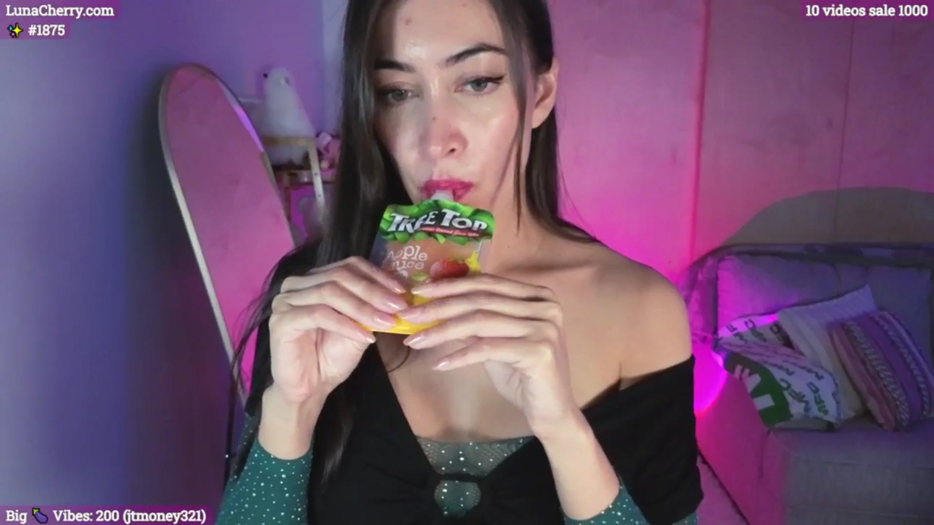 Gallery image thumbnail from LunaCherry's myfreecams stream on, 09/03/2024, 07:19 image 5 of 20