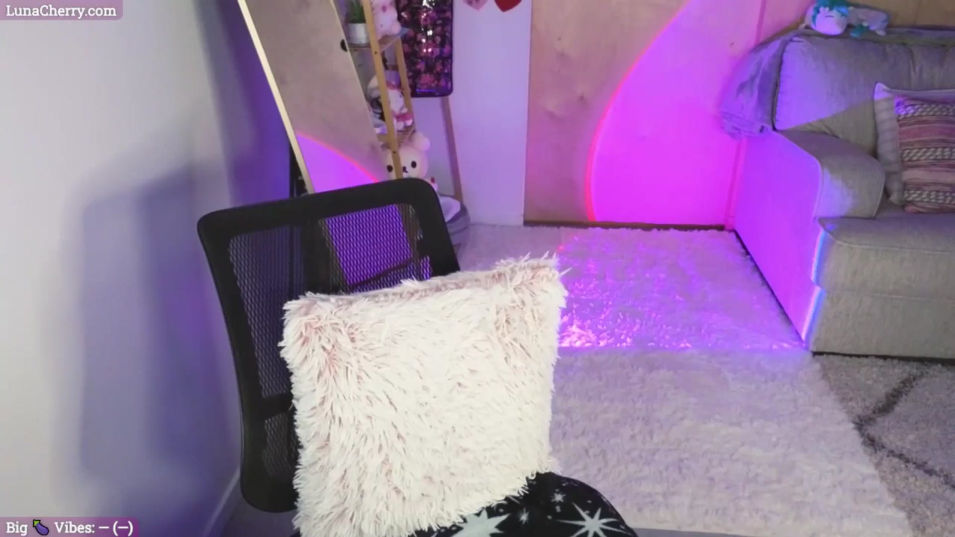 Gallery image thumbnail from LunaCherry's myfreecams stream on, 09/12/2024, 05:51 image 5 of 20