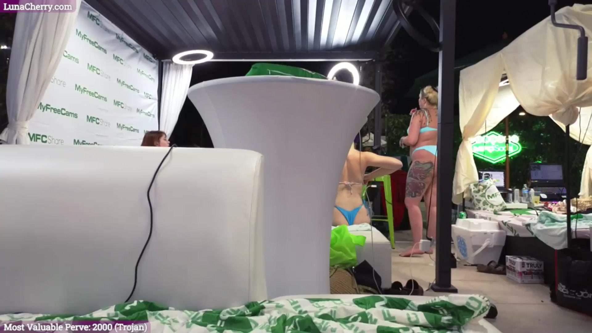 Gallery image thumbnail from LunaCherry's myfreecams stream on, 09/26/2024, 05:23 image 17 of 20
