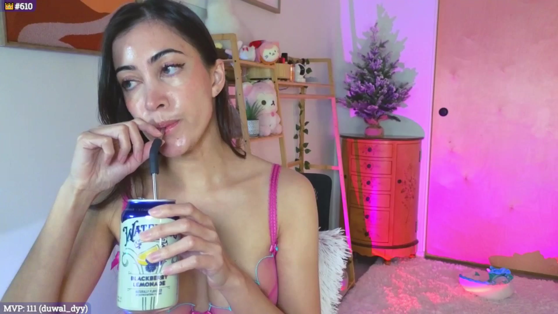 Gallery image thumbnail from LunaCherry's myfreecams stream on, 11/13/2024, 06:51 image 17 of 20