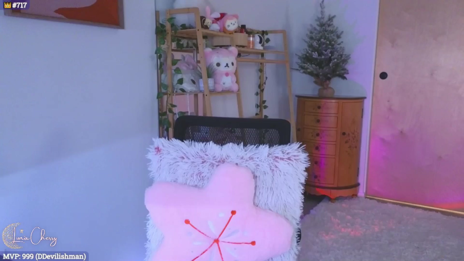 Gallery image thumbnail from LunaCherry's myfreecams stream on, 11/30/2024, 05:20 image 11 of 20