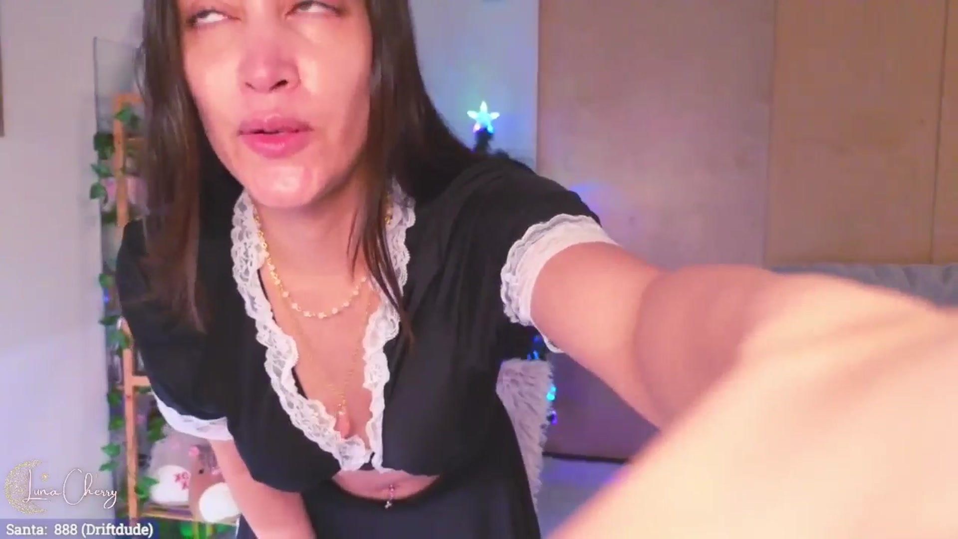 Gallery image thumbnail from LunaCherry's myfreecams stream on, 12/28/2024, 07:43 image 12 of 20