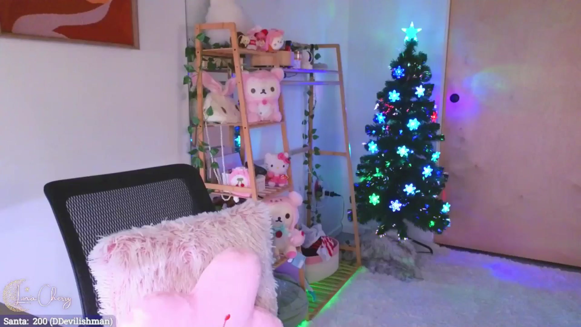 Gallery image thumbnail from LunaCherry's myfreecams stream on, 12/28/2024, 07:43 image 4 of 20