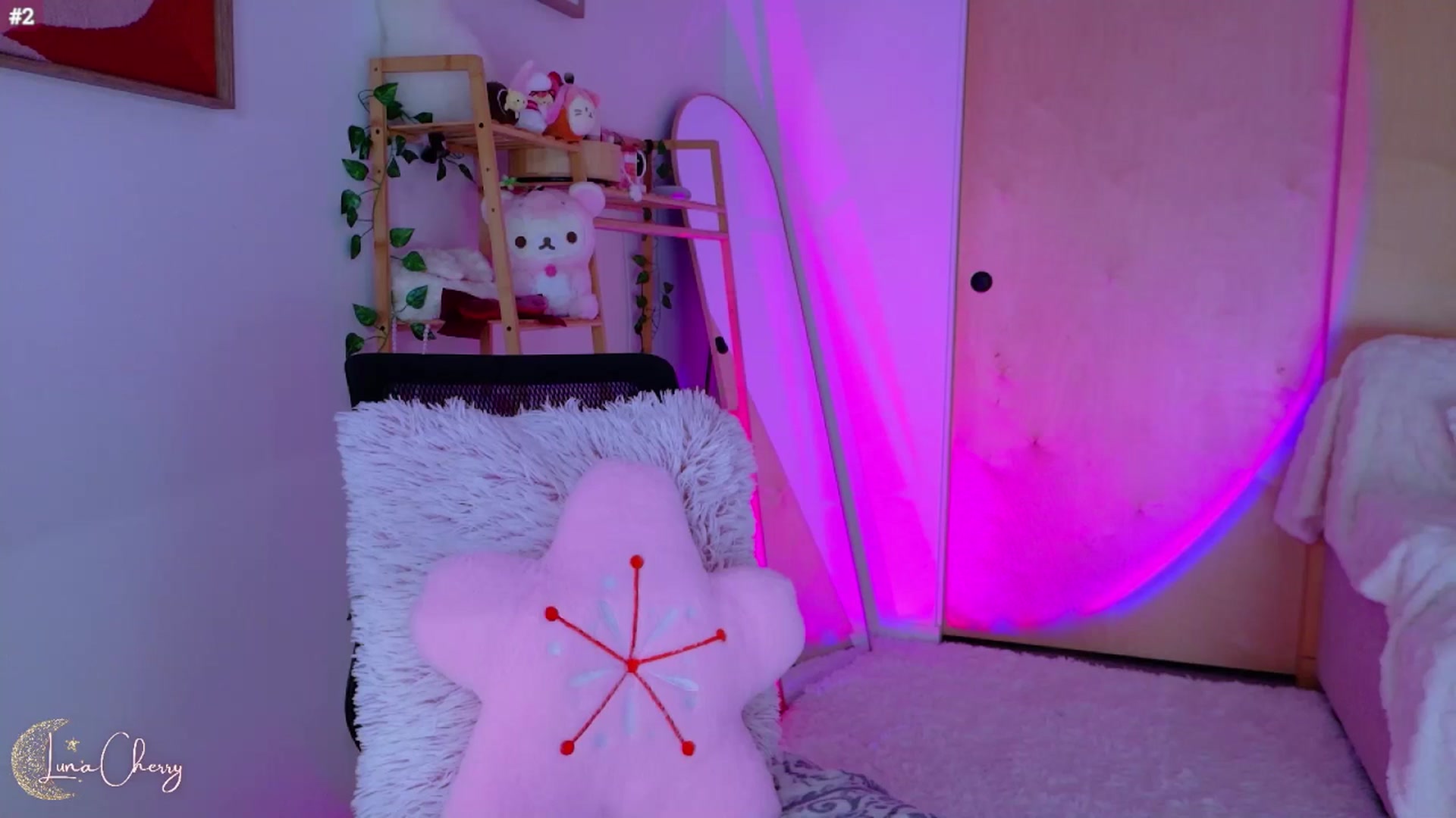 Gallery image thumbnail from LunaCherry's myfreecams stream on, 06/01/2025, 08:23 image 20 of 20