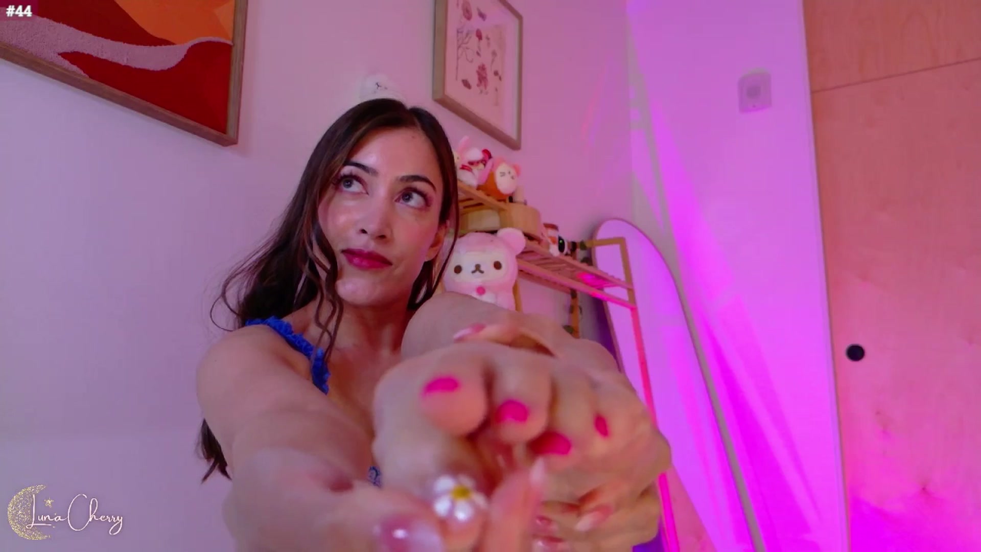 Gallery image thumbnail from LunaCherry's myfreecams stream on, 06/01/2025, 08:23 image 5 of 20