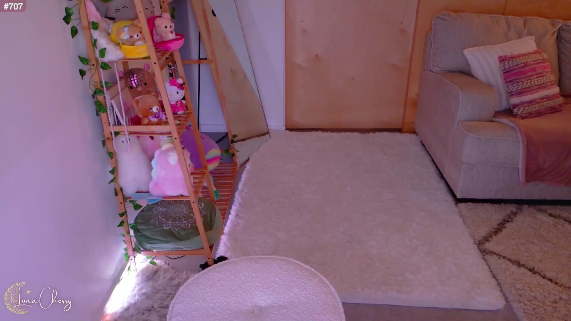 Gallery image thumbnail from LunaCherry's myfreecams stream on, 08/06/2025, 06:23 image 18 of 20