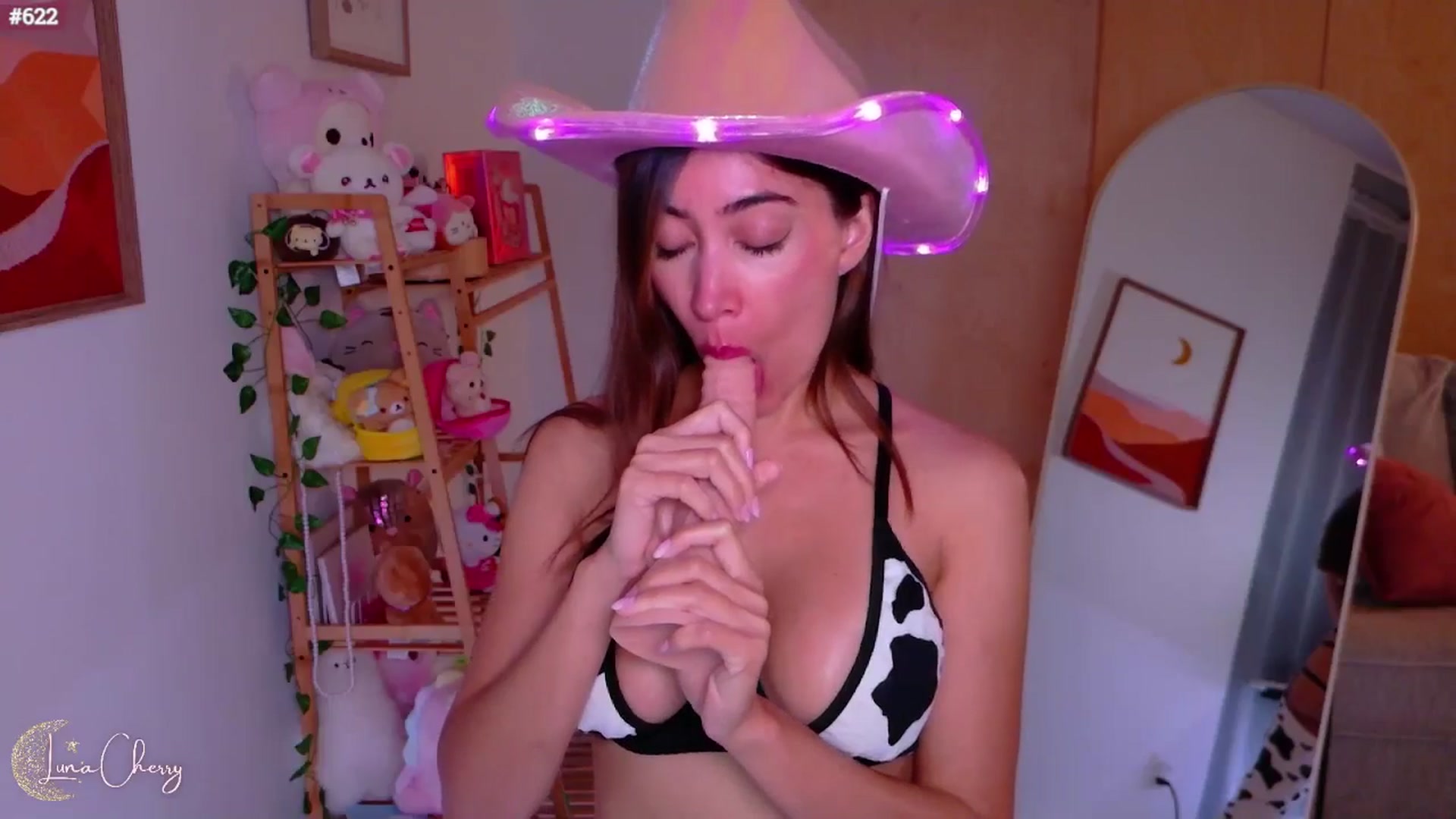Gallery image thumbnail from LunaCherry's myfreecams stream on, 08/13/2025, 05:03 image 6 of 20