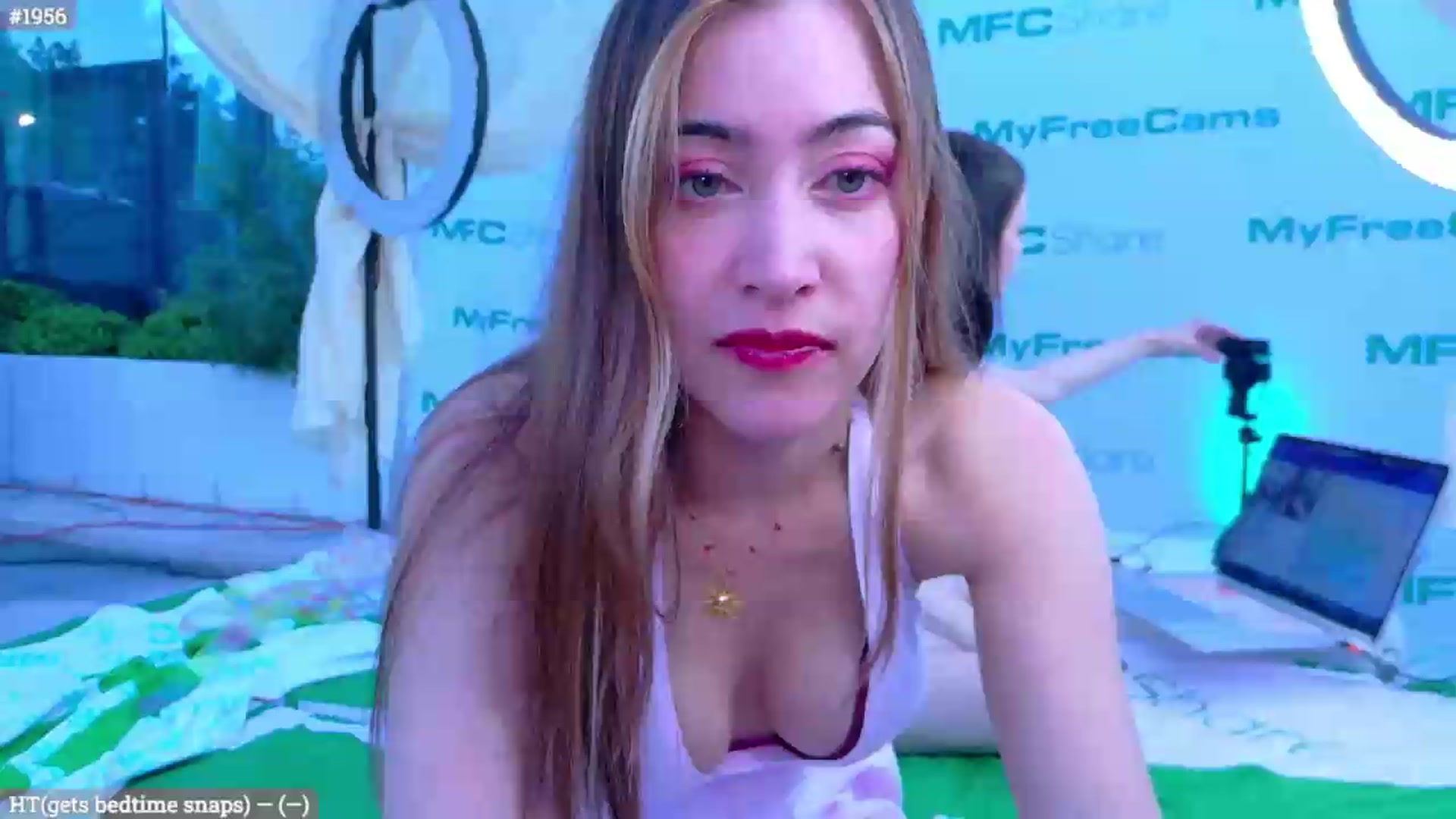 Gallery image thumbnail from LunaCherry's myfreecams stream on, 05/20/2026, 02:48 image 1 of 20