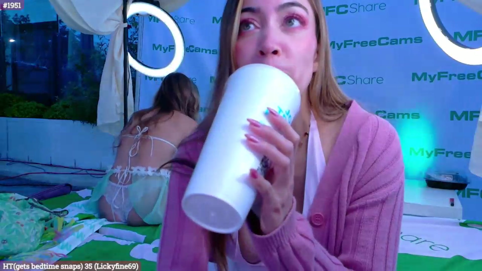 Gallery image thumbnail from LunaCherry's myfreecams stream on, 05/20/2026, 02:48 image 13 of 20