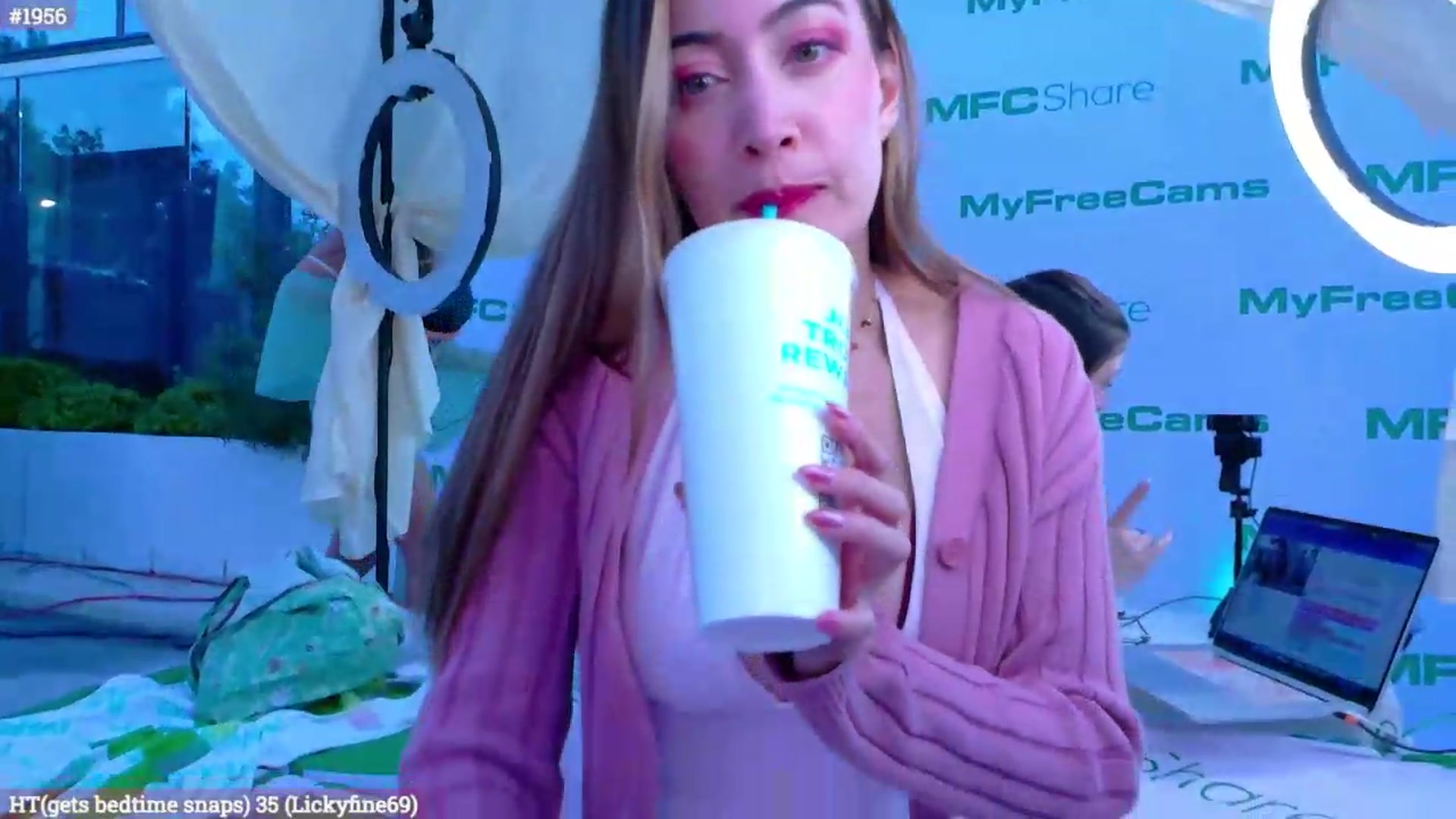 Gallery image thumbnail from LunaCherry's myfreecams stream on, 05/20/2026, 02:48 image 6 of 20