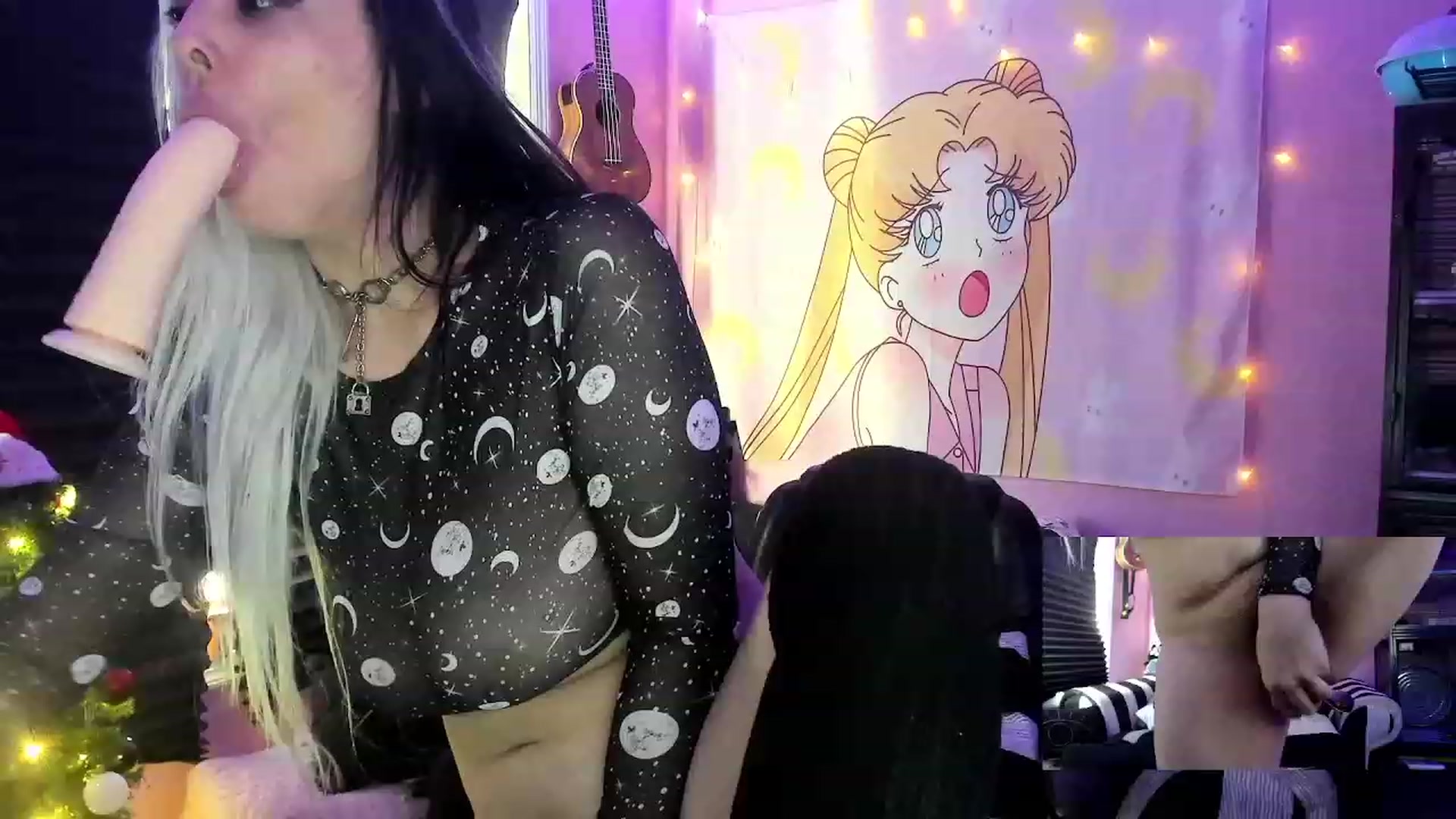 Gallery image thumbnail from LunaCosmos's myfreecams stream on, 12/25/2022, 17:35 image 3 of 20