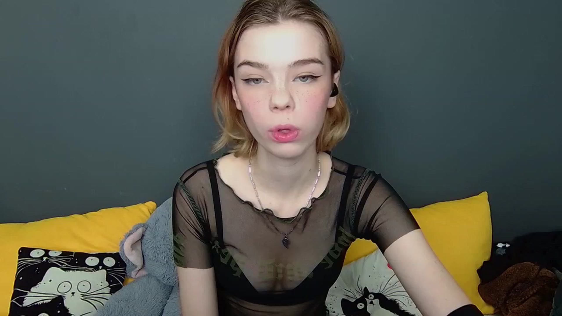 Gallery image thumbnail from LunaCutie's myfreecams stream on, 11/19/2024, 10:08 image 20 of 20
