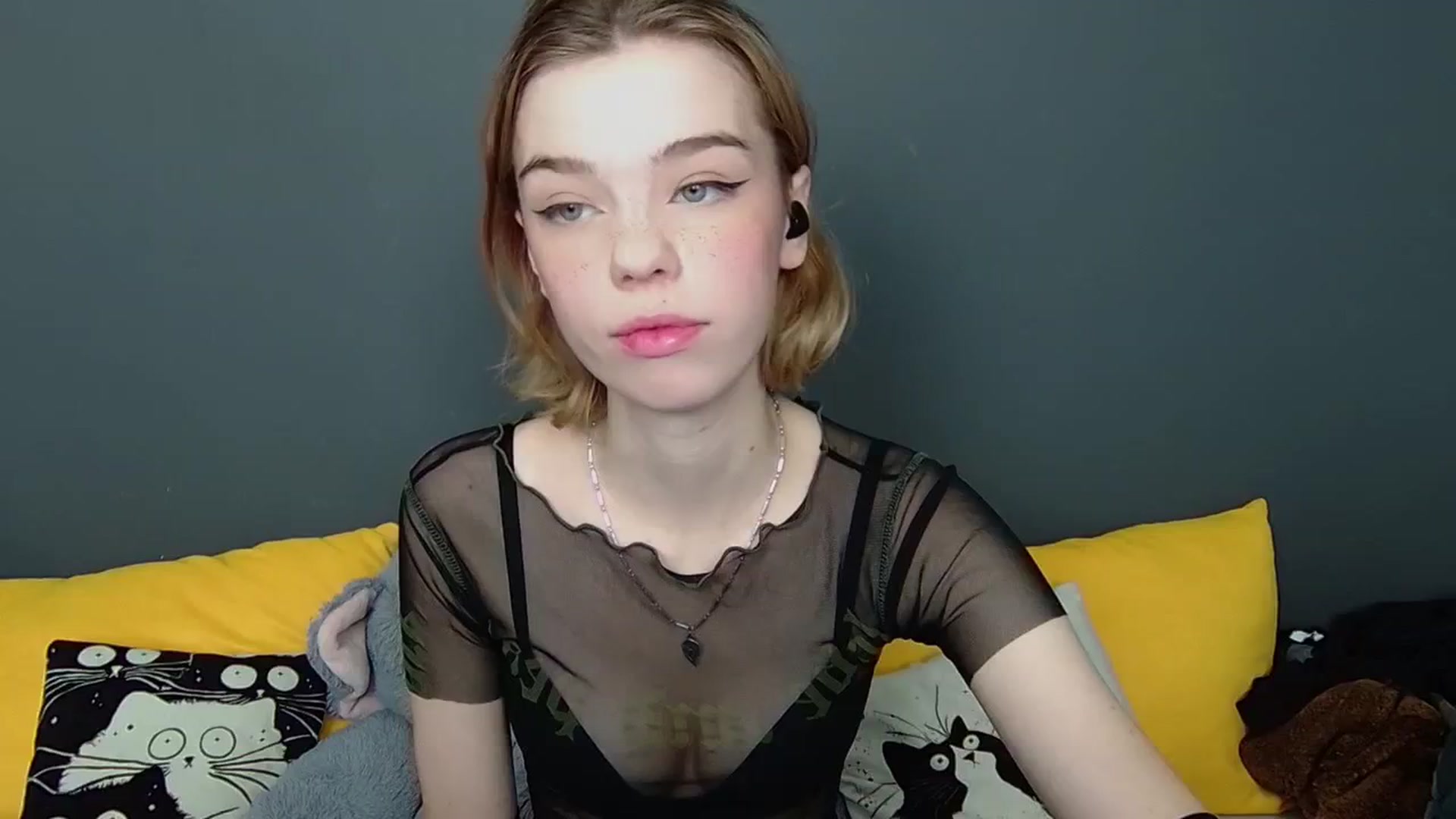 Gallery image thumbnail from LunaCutie's myfreecams stream on, 11/19/2024, 10:08 image 18 of 20