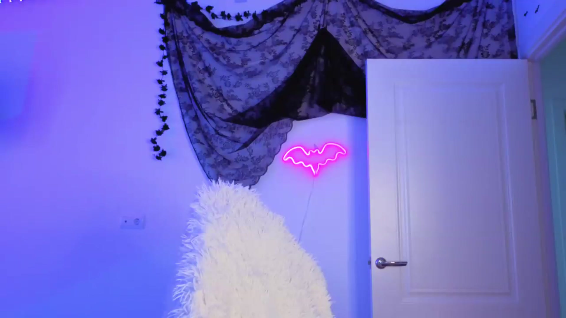 Gallery image thumbnail from LunaGothGirl's myfreecams stream on, 07/07/2026, 08:52 image 13 of 20