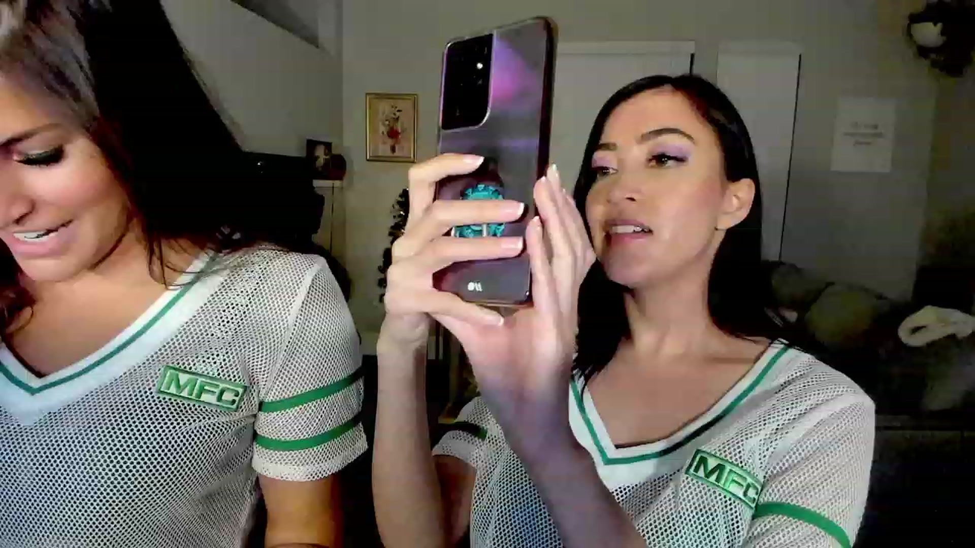 Gallery image thumbnail from LunaHayes's myfreecams stream on, 11/28/2022, 04:46 image 2 of 20