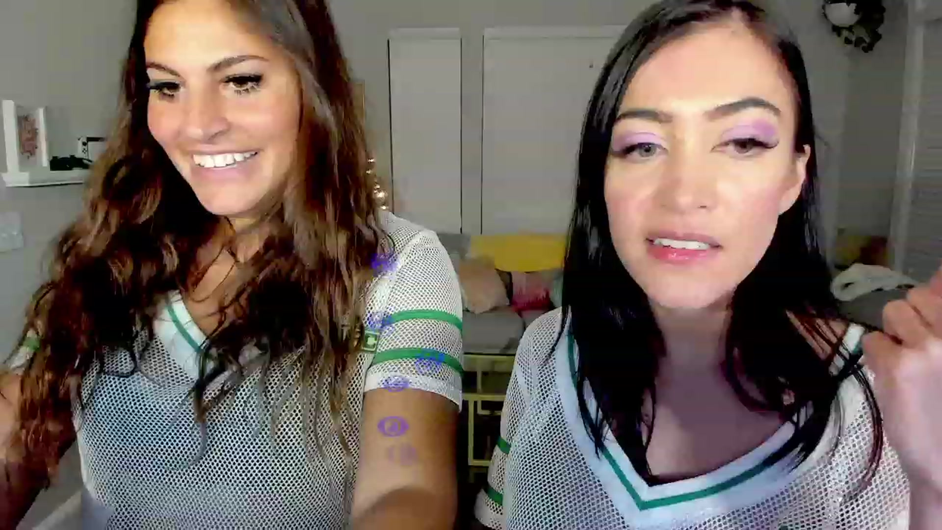Gallery image thumbnail from LunaHayes's myfreecams stream on, 11/28/2022, 04:46 image 16 of 20
