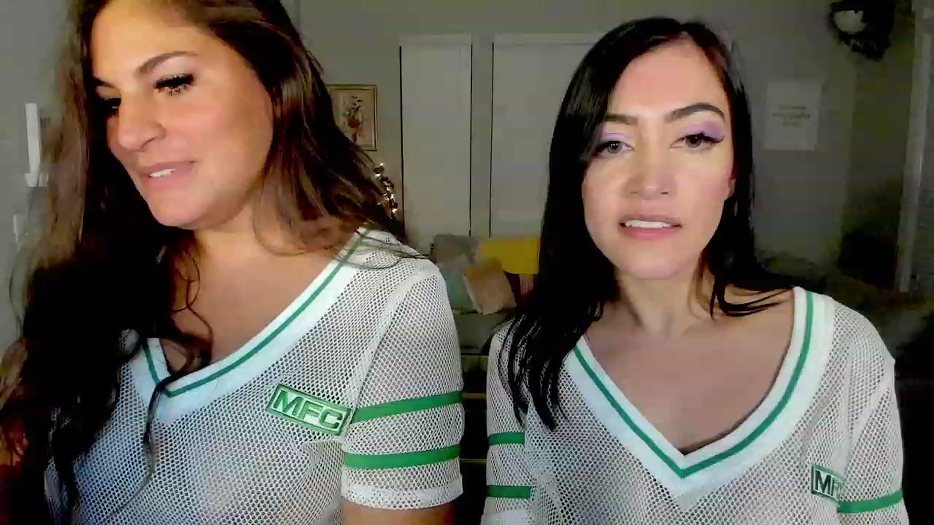 Gallery image thumbnail from LunaHayes's myfreecams stream on, 11/28/2022, 05:38 image 14 of 20