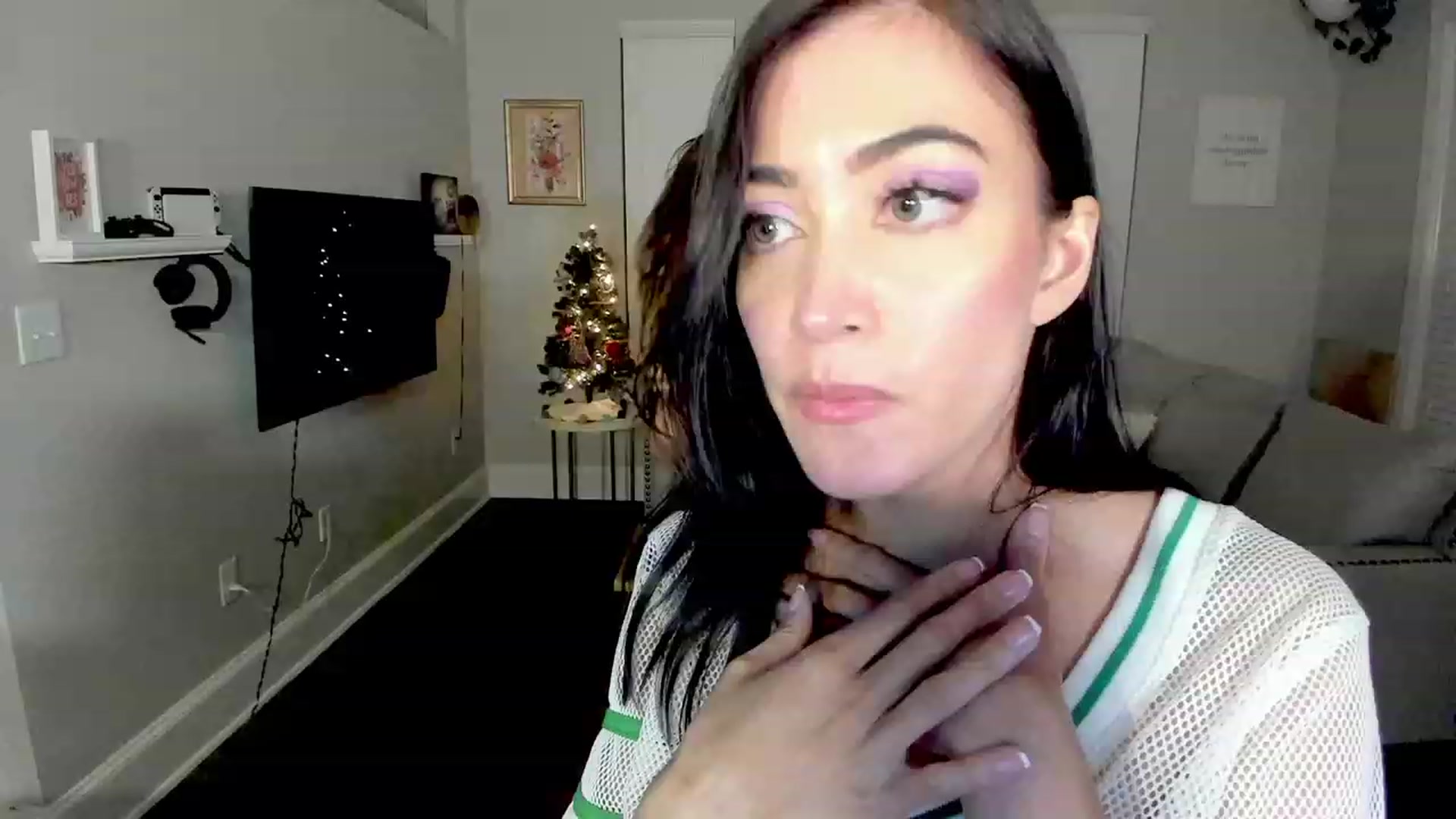 Gallery image thumbnail from LunaHayes's myfreecams stream on, 11/28/2022, 06:03 image 15 of 20