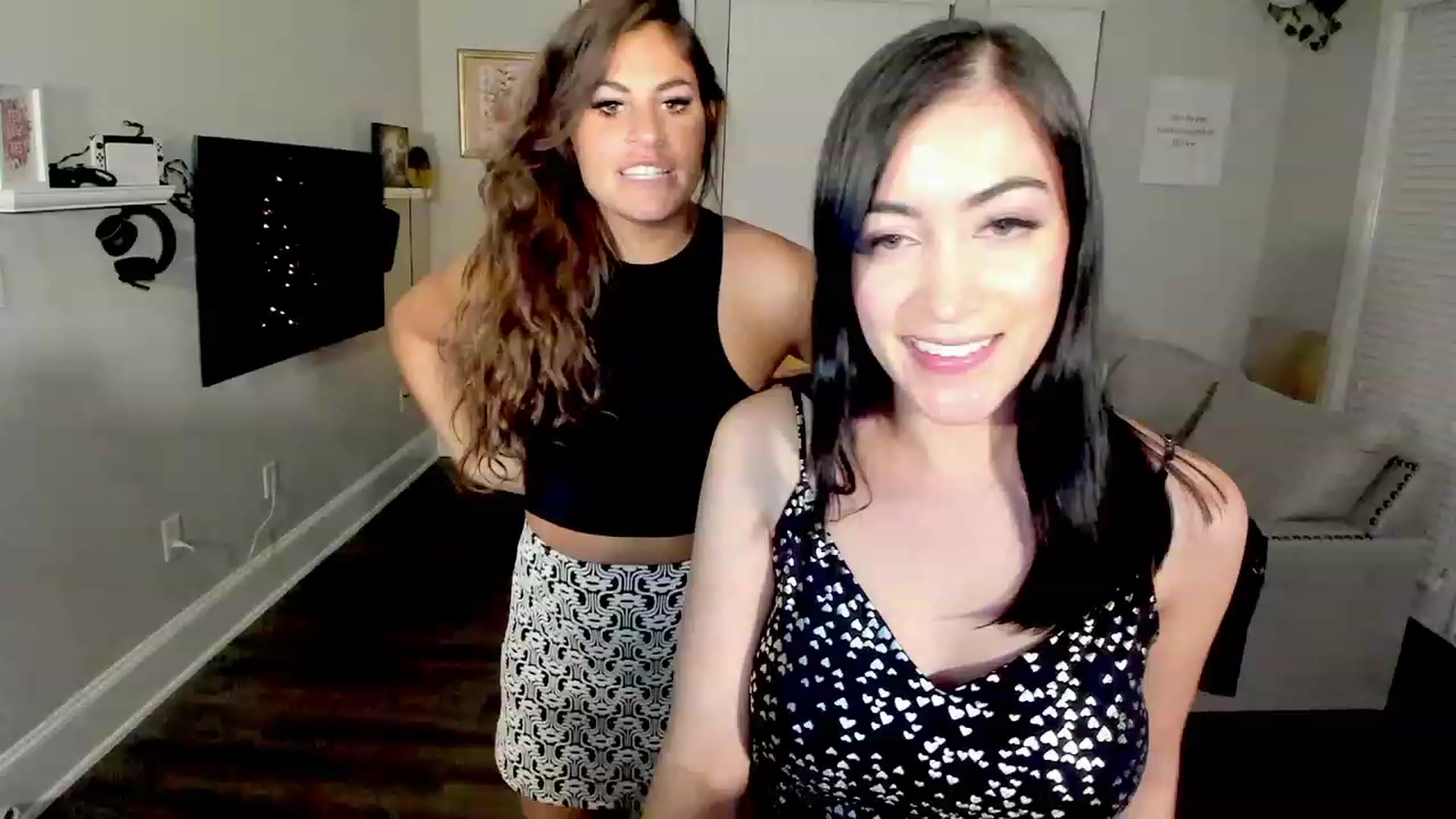 Gallery image thumbnail from LunaHayes's myfreecams stream on, 11/29/2022, 05:50 image 7 of 20