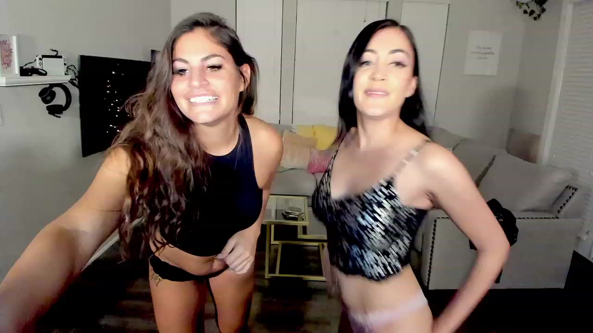 Gallery image thumbnail from LunaHayes's myfreecams stream on, 11/29/2022, 05:50 image 15 of 20