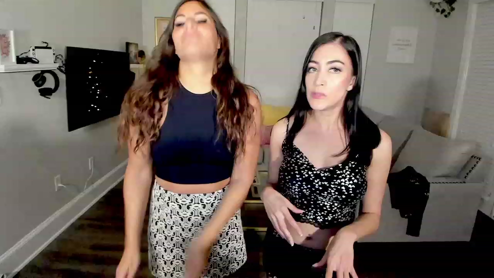 Gallery image thumbnail from LunaHayes's myfreecams stream on, 11/29/2022, 05:50 image 5 of 20