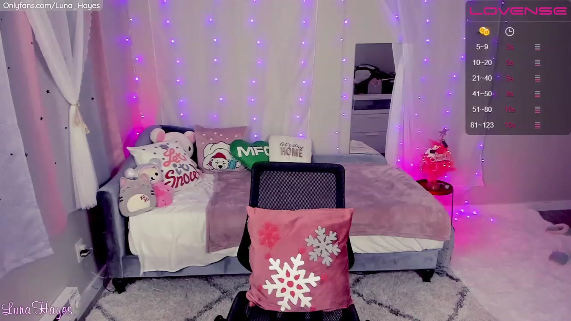 Gallery image thumbnail from LunaHayes's myfreecams stream on, 12/15/2022, 04:37 image 4 of 20