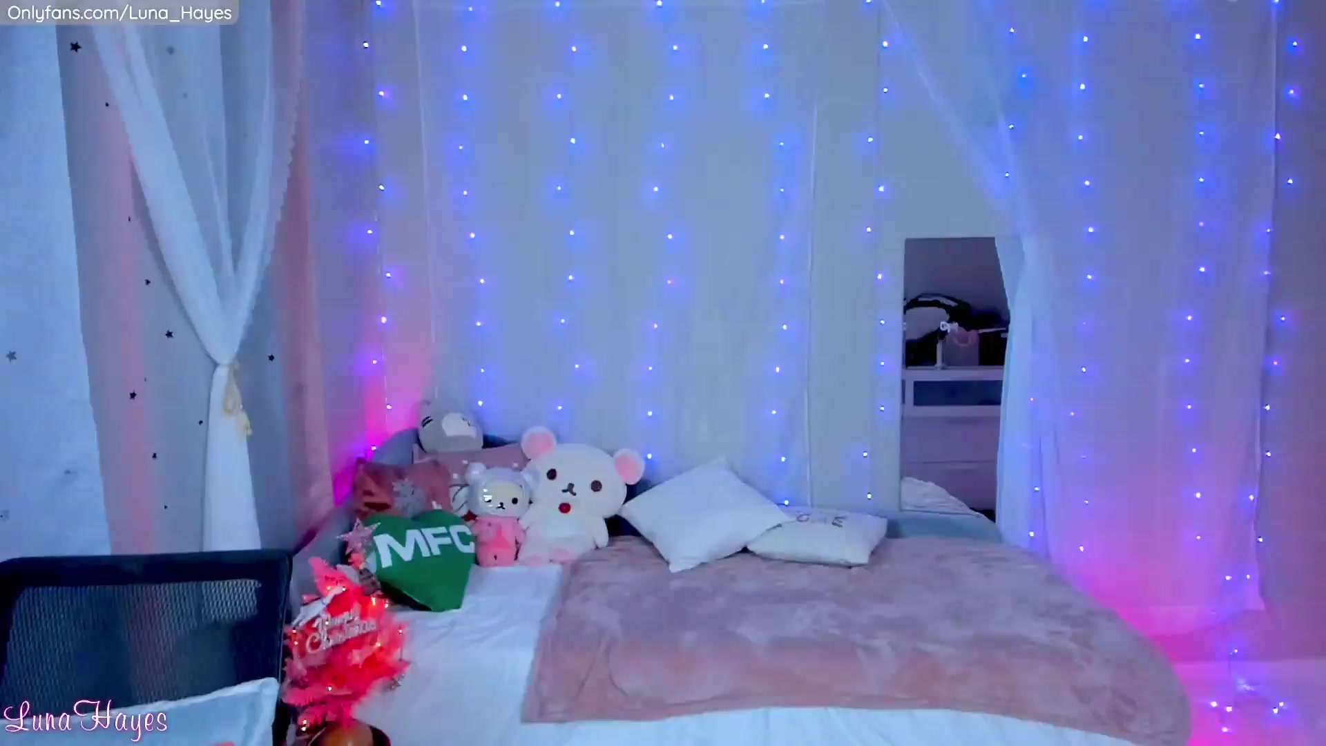 Gallery image thumbnail from LunaHayes's myfreecams stream on, 12/23/2022, 05:45 image 8 of 20