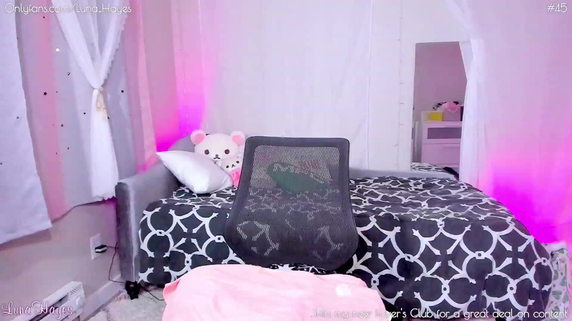 Gallery image thumbnail from LunaHayes's myfreecams stream on, 01/01/2023, 11:21 image 8 of 20