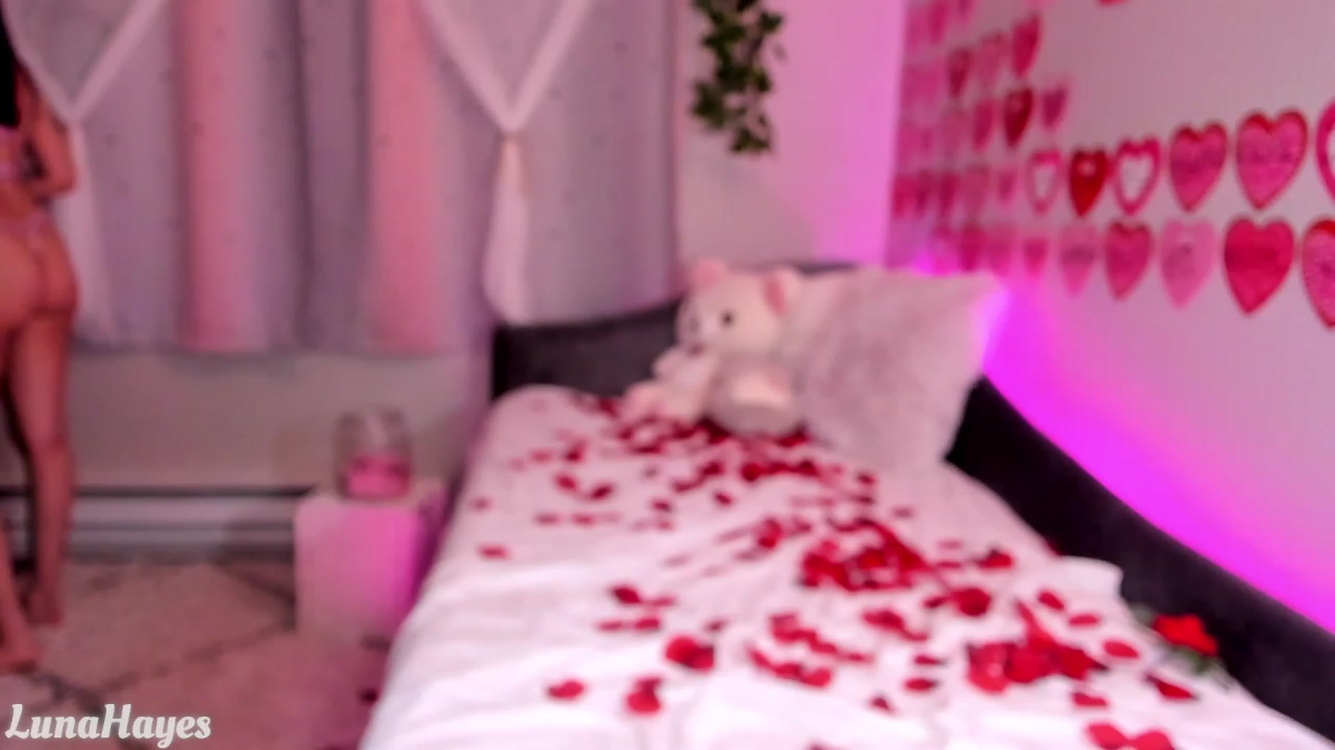 Gallery image thumbnail from LunaHayes's myfreecams stream on, 02/16/2023, 06:30 image 15 of 20
