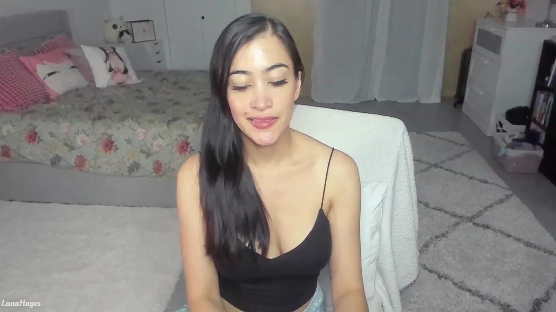 Gallery image thumbnail from LunaHayes's myfreecams stream on, 08/03/2023, 05:27 image 10 of 20