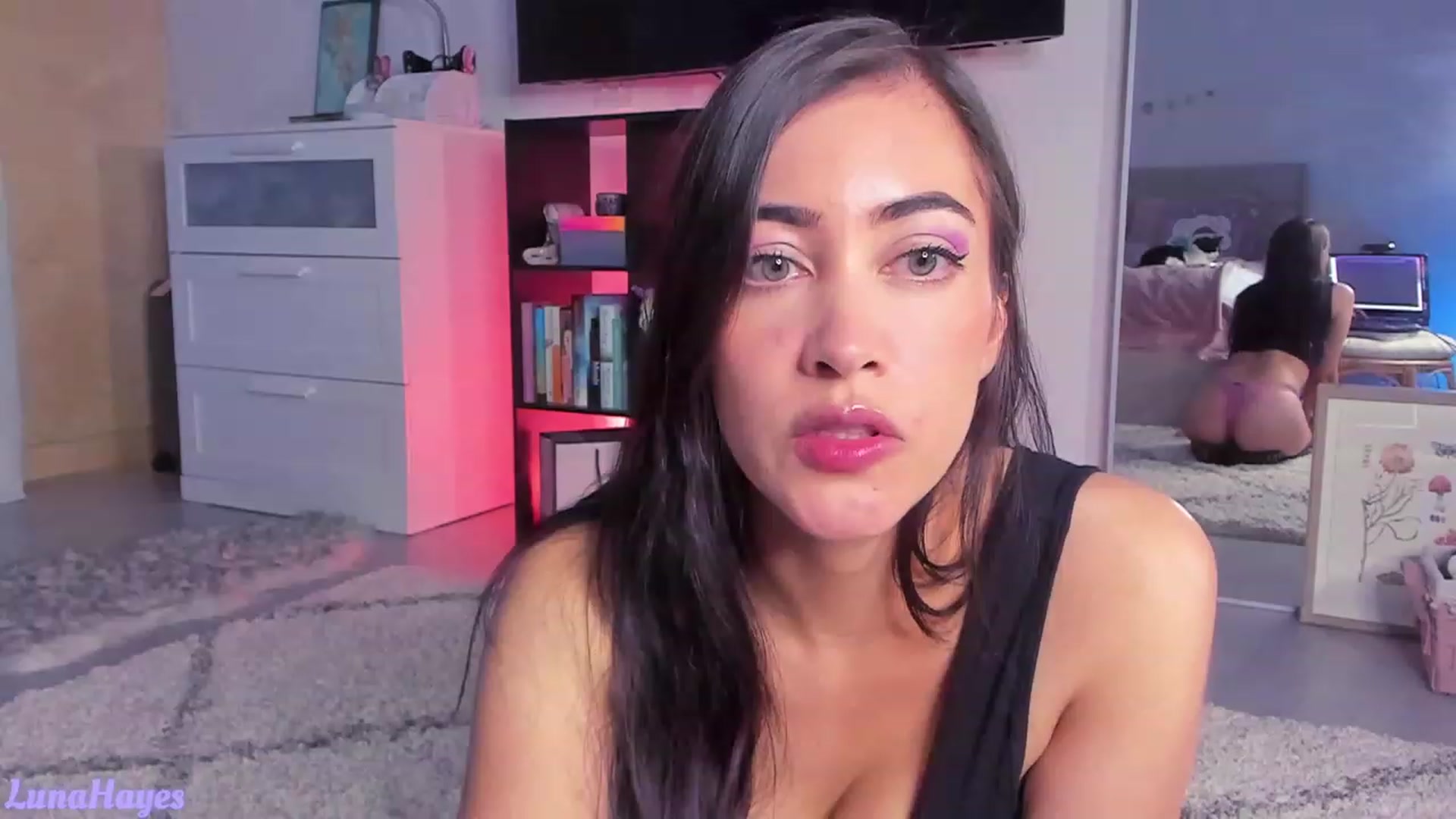 Gallery image thumbnail from LunaHayes's myfreecams stream on, 09/21/2023, 03:17 image 7 of 20