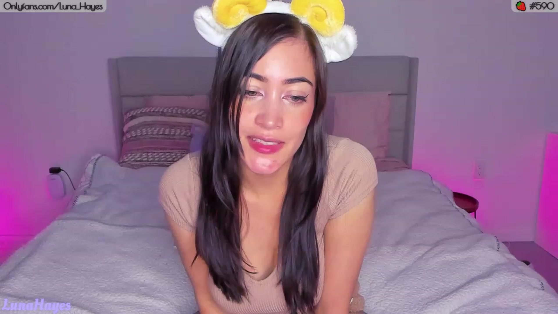 Gallery image thumbnail from LunaHayes's myfreecams stream on, 10/04/2023, 05:02 image 17 of 20