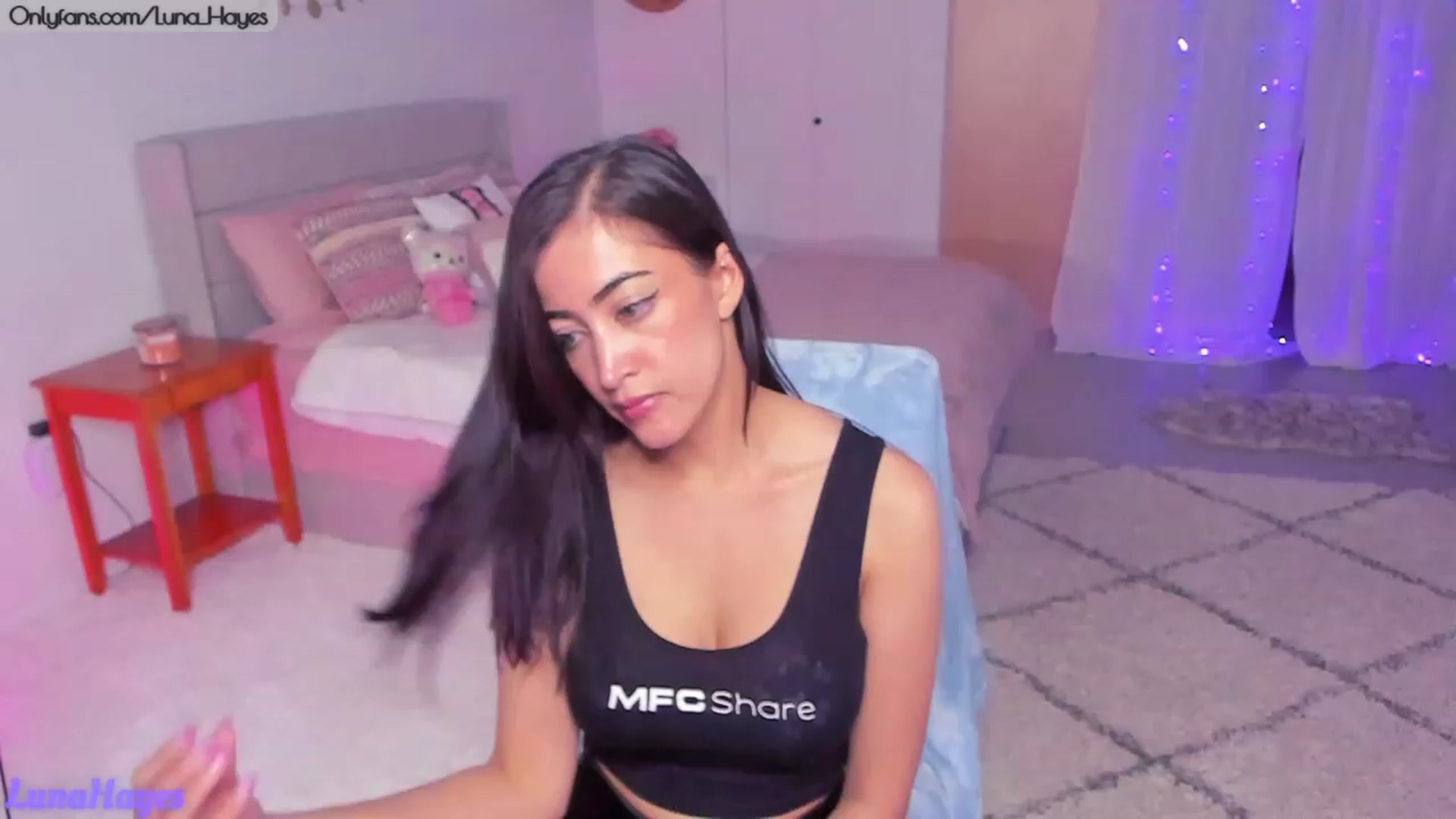 Gallery image thumbnail from LunaHayes's myfreecams stream on, 10/17/2023, 04:20 image 1 of 20