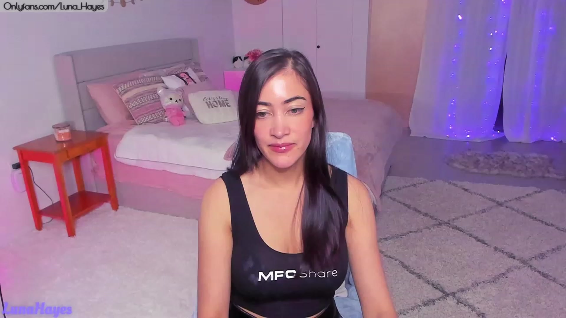 Gallery image thumbnail from LunaHayes's myfreecams stream on, 10/17/2023, 04:20 image 3 of 20