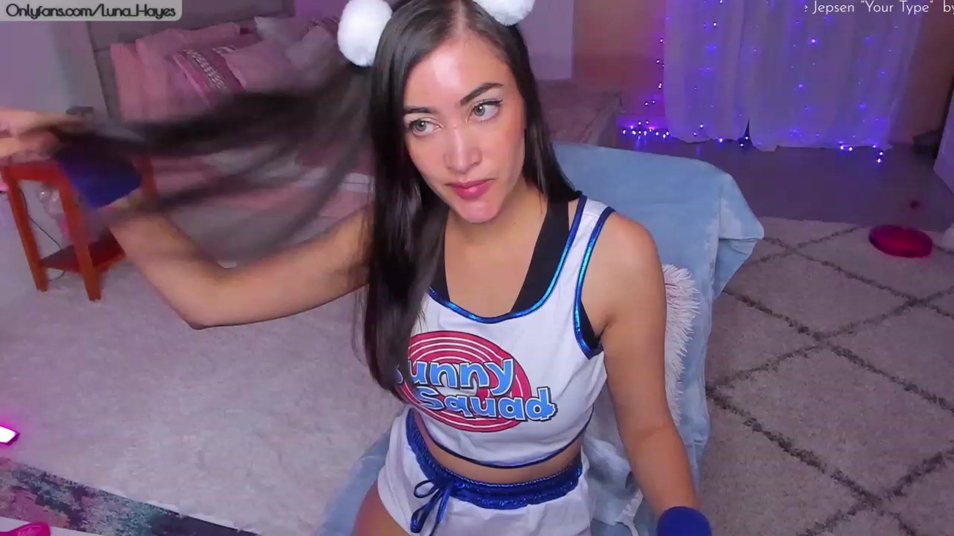 Gallery image thumbnail from LunaHayes's myfreecams stream on, 11/17/2023, 04:02 image 4 of 20