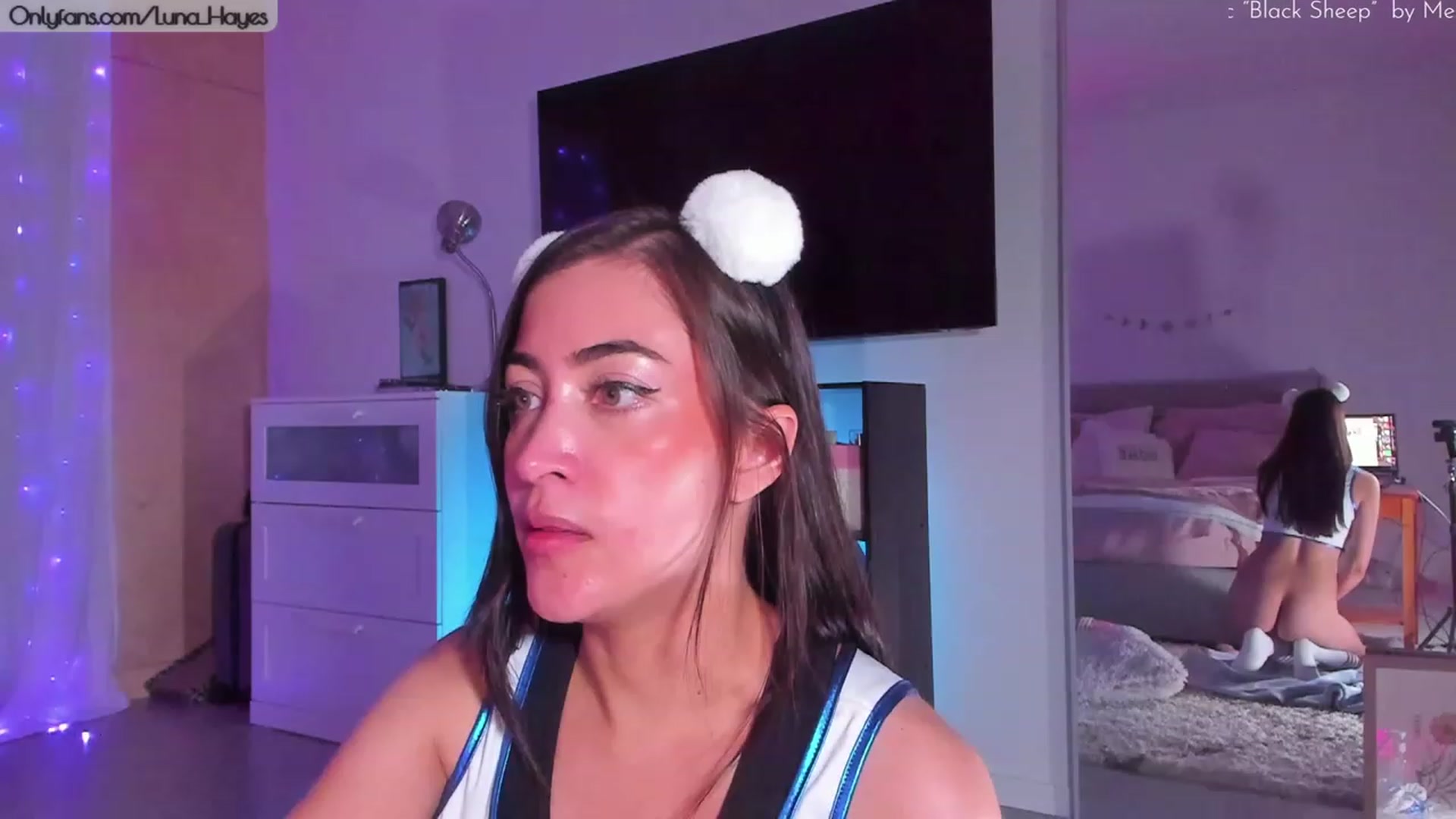 Gallery image thumbnail from LunaHayes's myfreecams stream on, 11/17/2023, 07:23 image 14 of 20