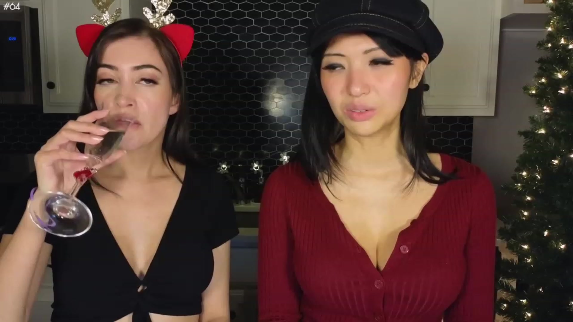 Gallery image thumbnail from LunaHayes's myfreecams stream on, 12/22/2023, 08:06 image 6 of 20