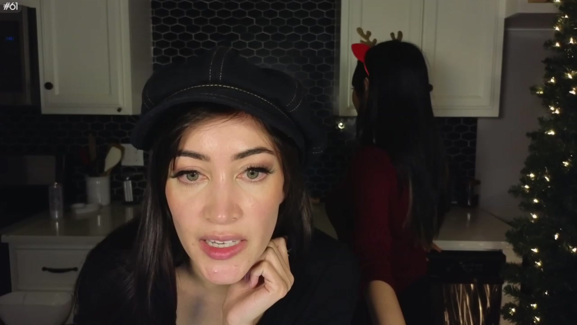 Gallery image thumbnail from LunaHayes's myfreecams stream on, 12/22/2023, 08:06 image 16 of 20